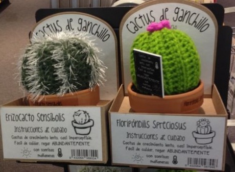 Cute knitted cactus plants I spotted at fnac bookshop in Barcelona.